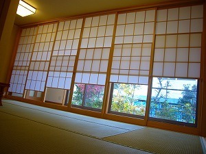 和室は風情ある雪見障子で間仕切れます。