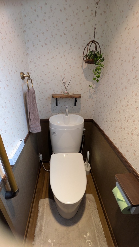 おしゃれなアクセントの小物も効いていて、 ホッとできる空間の出来上がり